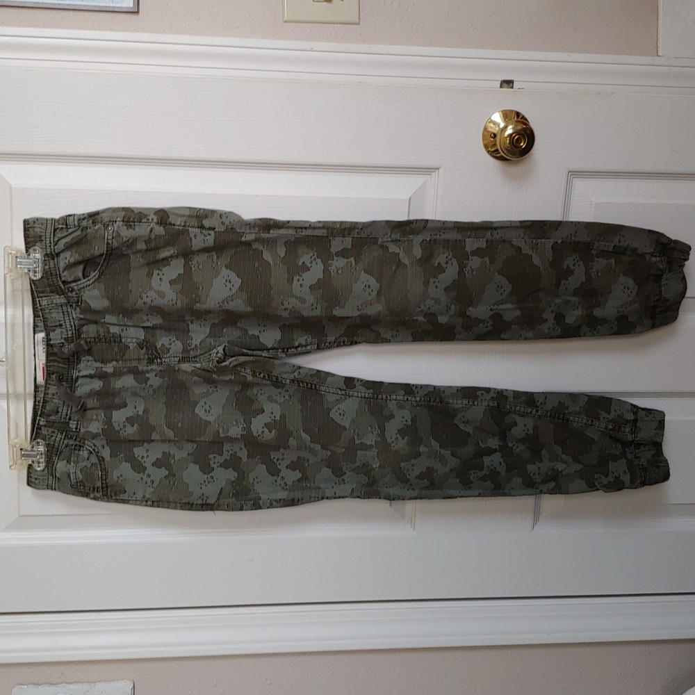 Nice Boys Levi's L 12 14 Camo Jogger jeans
